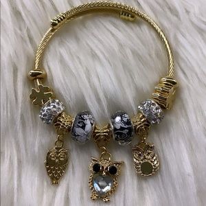 Gold owl charm bracelet 💛